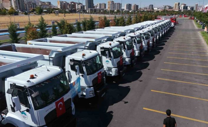 Başkan Büyükkılıç: "Başkaları sanatçılara harcar, bizimkiler de şehrimizde hizmette harcarlar"