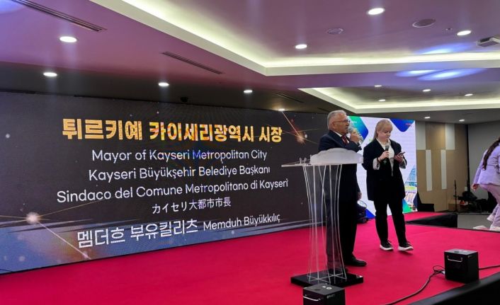 Başkan Büyükkılıç, Güney Kore’nin kardeş şehri Yongin’deki onuruna verilen yemekte konuştu