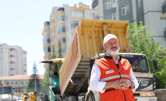 Başkan Çolakbayrakdar, "Yerli ve milli, Türkiye’nin en güçlü asfalt plentiyle rekorlara koşuyoruz"