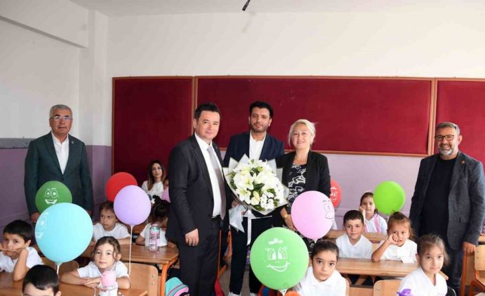 Başkan Erkan Aydın’dan öğrencilere ilk ders sürprizi