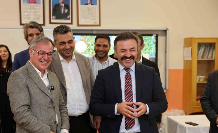 Başkan Özdoğan ile Hacılar’da ilk ders zili çaldı