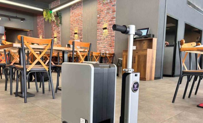 Başkentte scooter valizle paket servisi