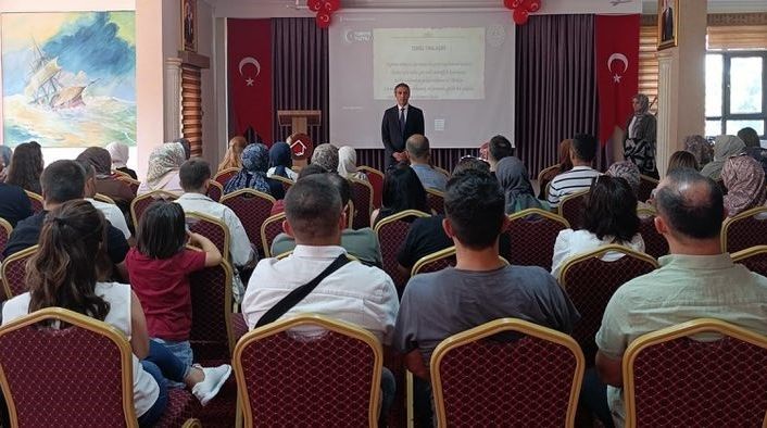 Bayburt’ta öğretmen bilgilendirme ve eğitim toplantıları başladı