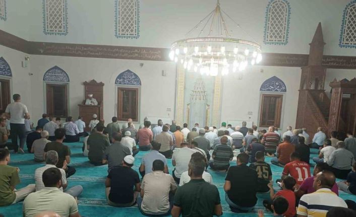 Besni’de Mevlid Kandili dualarla idrak edildi