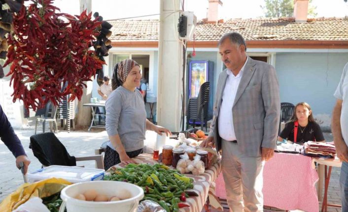 Beyağaç’ın yöresel ürünleri bağbozumu şenliğinde tanıtıldı