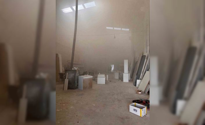 Beyşehir’de mobilya imalathanesinde yangın paniği