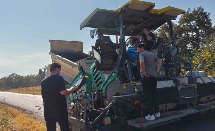 Biga’da sıcak asfalt dökme çalışmaları başladı