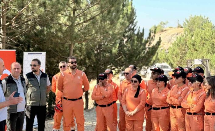 Bolu’da arama kurtarma derneklerine orman yangını eğitimi verildi