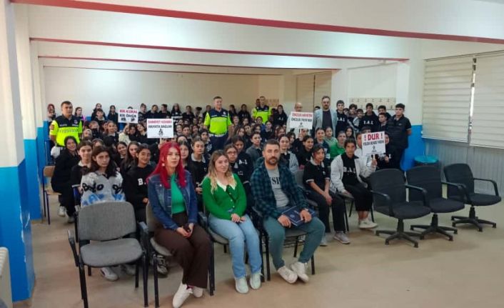 Bulanık İlçe Jandarma Komutanlığından öğrencilere trafik eğitimi