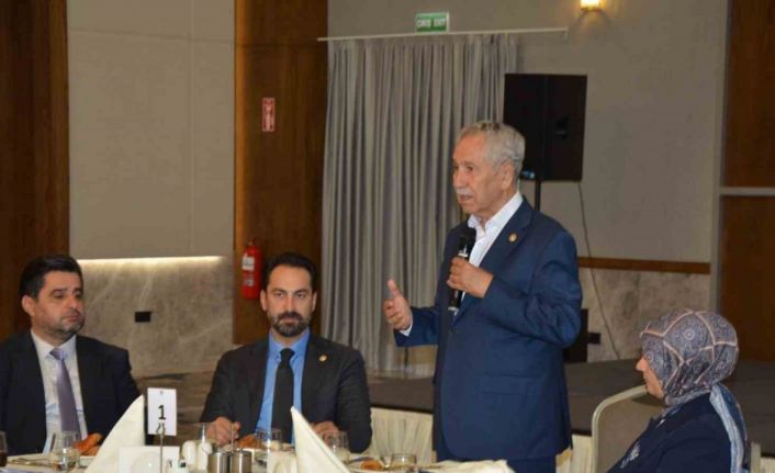 Bülent Arınç: "Türkiye ne gördüyse AK Parti sayesinde gördü"