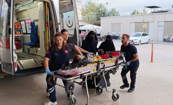 Bursa’da 3. kattan düşen çocuk ağır yaralandı