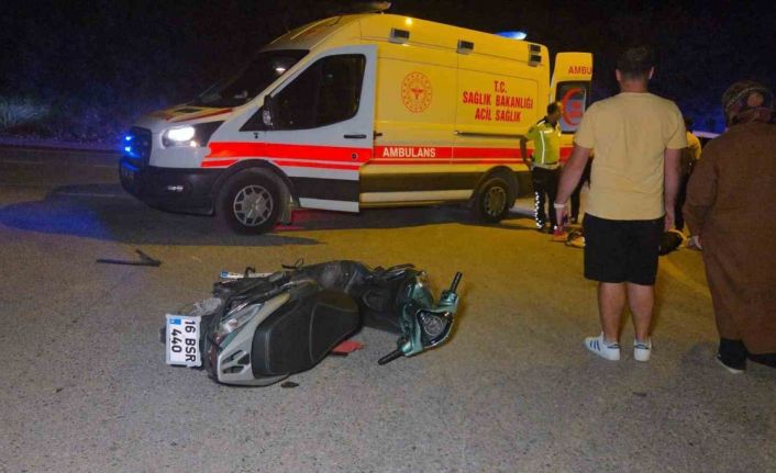 Bursa’da motosiklet otomobille çarpıştı, 2 kardeş yaralandı