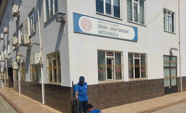 Büyükşehir ekipleri okulları yeni eğitim dönemine hazırlıyor