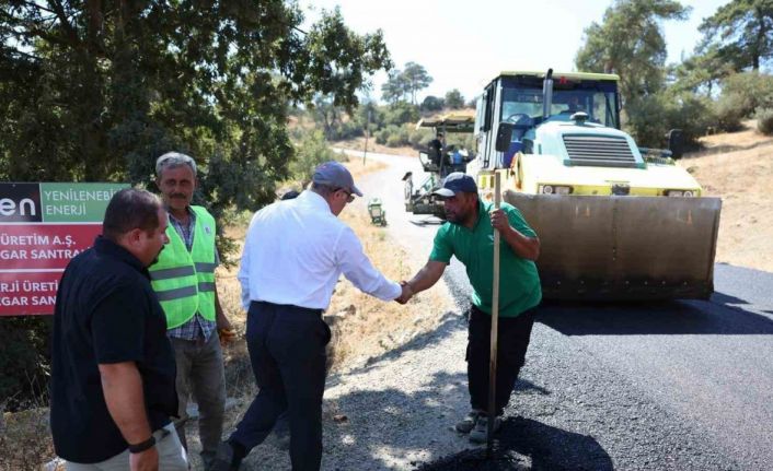 Çanakkale’de 37 kilometre köy yolu sıcak asfaltla kaplandı, hedef 55 kilometre