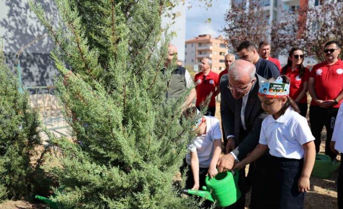 Çanakkale’de 78 bin öğrenci okullarına ’Yeşil Vatan’ dersiyle başladı