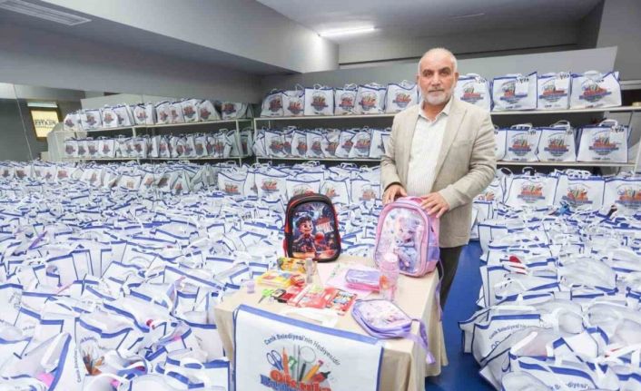 Canik’te okula başlayan tüm öğrencilere çanta ve kırtasiye seti belediyeden