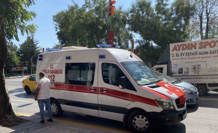 Çarptığı yayanın tedavi gördüğü ambulansın başından ayrılmadı