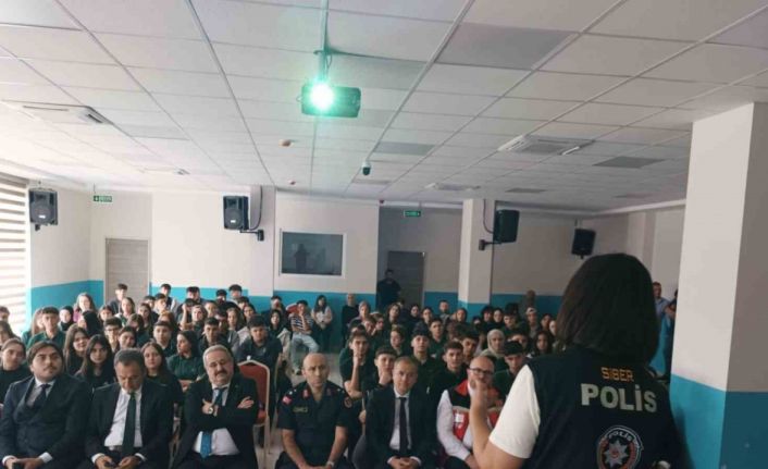 Çarşamba’da lise öğrencilerine bağımlılıkla mücadele semineri