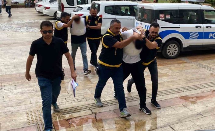 Çelik yelek ile adliyeye sevk edilen şüphelilerden biri tutuklandı