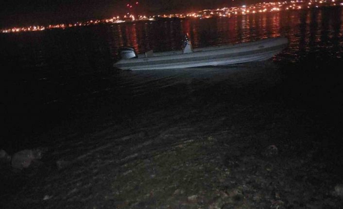 Çeşme’de 32 kaçak göçmen sahilde yakalandı