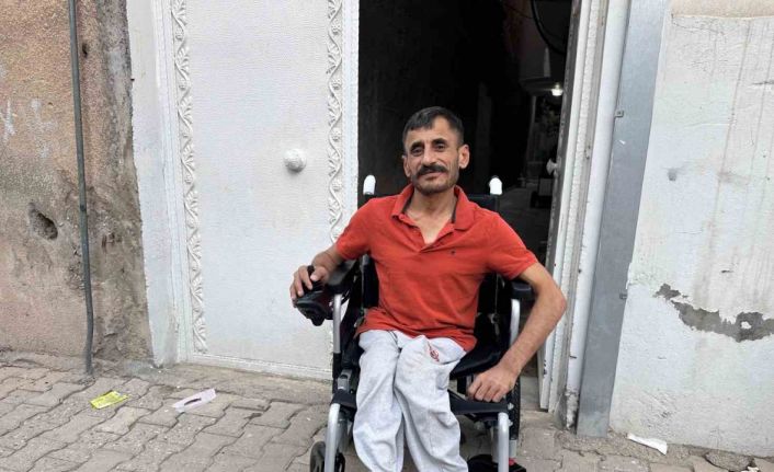 Cizre’de Ramazan’ın tekerlekli sandalye ihtiyacını polis memuru karşıladı