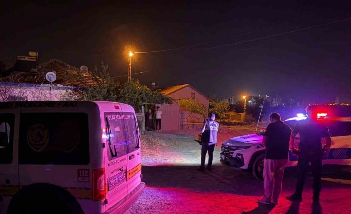 Çocuk yüzünden çıkan kavgada komşunu bıçakladı: 1 ağır yaralı