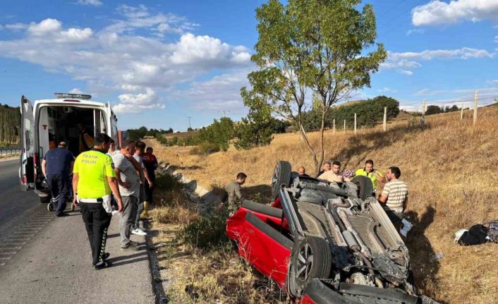 Çorum’da otomobil takla attı: 2 yaralı