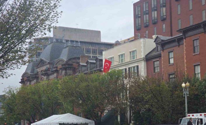 Cumhurbaşkanı Erdoğan’ın konakladığı Blair House’a Türk bayrağı çekildi