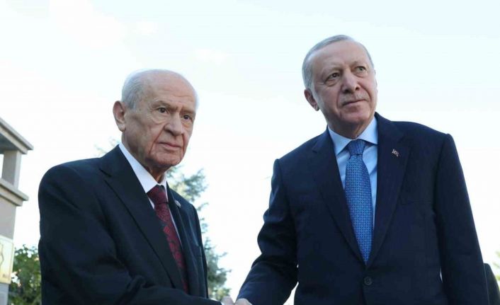 Cumhurbaşkanı Recep Tayyip Erdoğan, MHP Genel Başkanı Devlet Bahçeli ile Beştepe’de bulunan konutunda bir araya geldi.