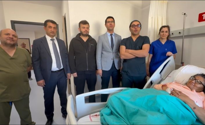 Deprem sonrası yeniden yapılan Nurhak Devlet Hastanesi’nde ilk ameliyat