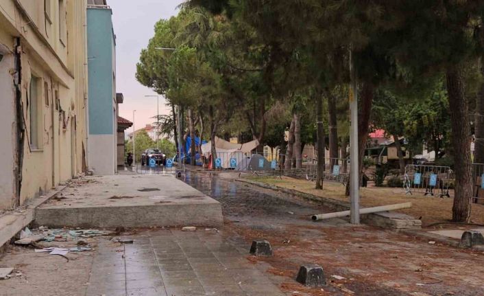 Depremin vurduğu Sındırgı’da aylar sonra yağmur yağdı
