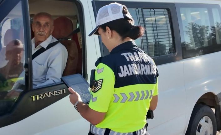 Diyarbakır’da jandarmadan 17 ilçede eş zamanlı trafik denetimi