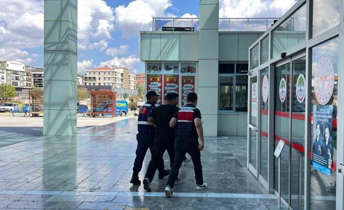 Durduramadığı aracın arkasından ateş edip sürücüyü vuran şüpheli tutuklandı