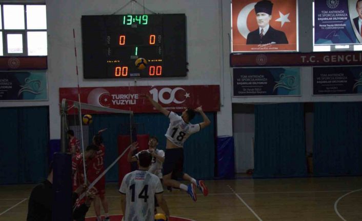 Düzce Belediyesi Spor Akademisi Voleybol Takımı ilk maçında galip