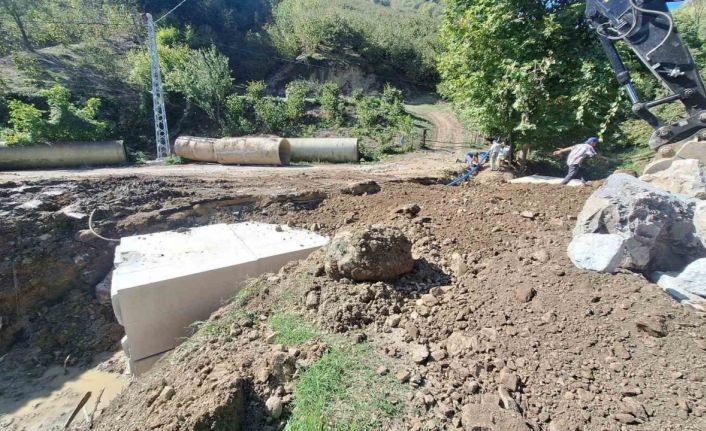 Düzce’de dere yatakları kutu menfezlerle güvenli hale getiriliyor