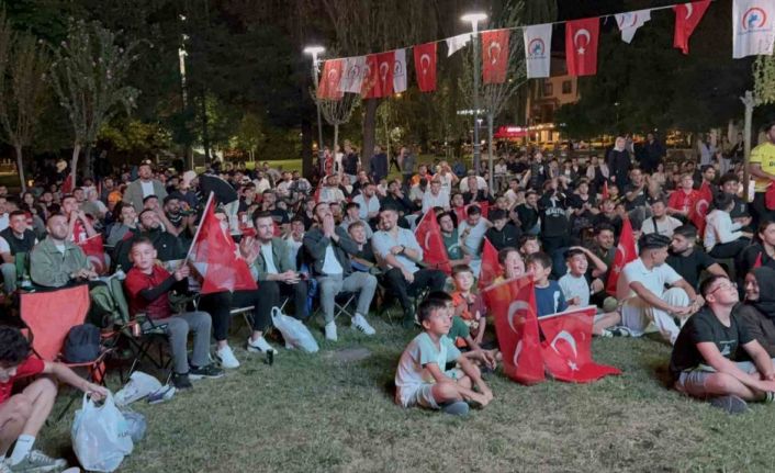 Düzceliler, İspanya maçı için tek yürek oldu