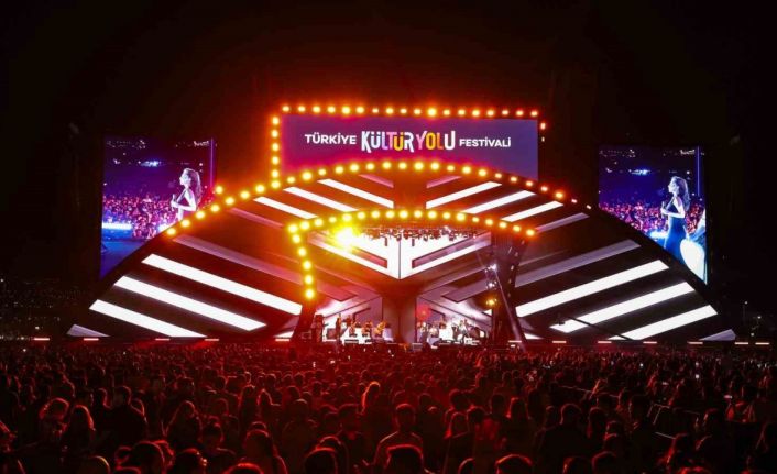 Ebru Yaşar Kayseri’de kulakların pasını sildi