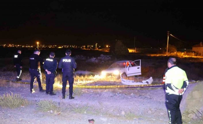 Ehliyetsiz ve alkollü otomobil sürücüsü takla atarak boş araziye girdi: 1 ölü, 1 yaralı