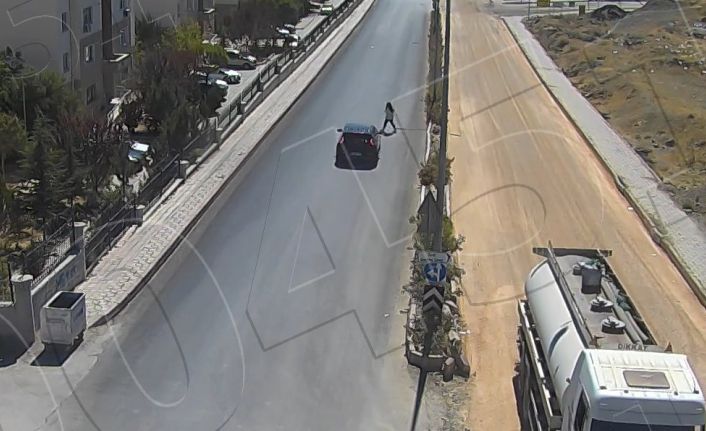 Elazığ’da aracın çarptığı kadın 19 gündür yaşam savaşı veriyor: Kaza anı kamerada