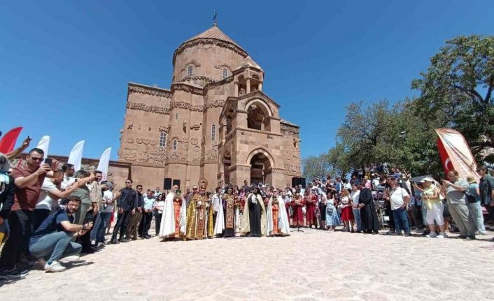 Ermeni ayini sona erdi