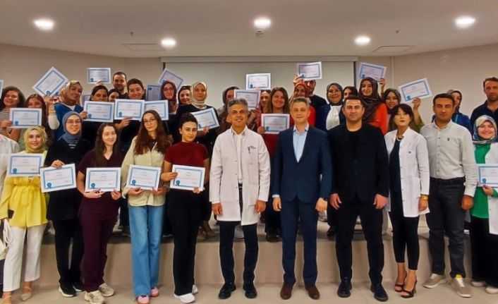 Erzincan’da sağlık çalışanlarına ‘Anne Sütü ve Emzirme Danışmanlığı Eğitimi’ verildi