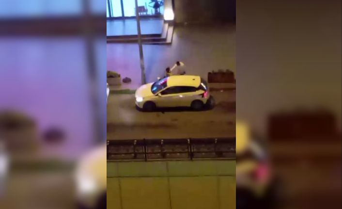 Esenyurt’ta bir adam, bir kadını darbederek zorla araca bindirdi