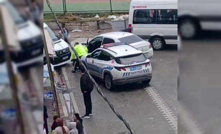 Esenyurt’ta muayenesi olmayan sürücü polisten kaçtı, servis aracında vurarak durdu