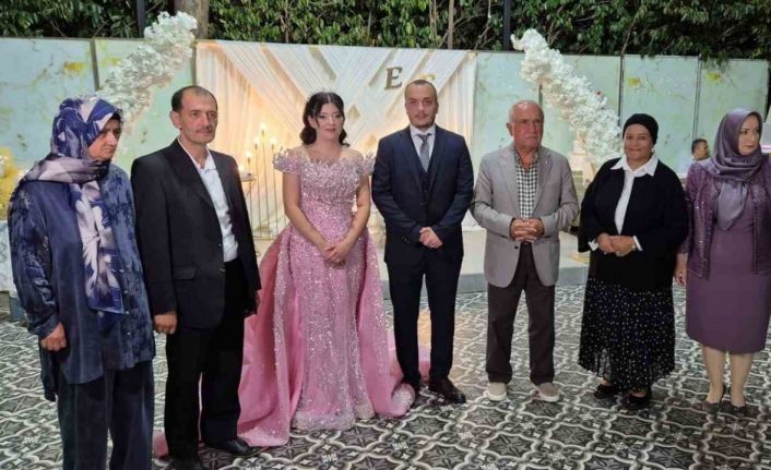 Eski TBMM Başkanı Çiçek’in esprili çıkışı geceye damga vurdu: "Meclis Başkanı racon keser, kurdele kesmez"