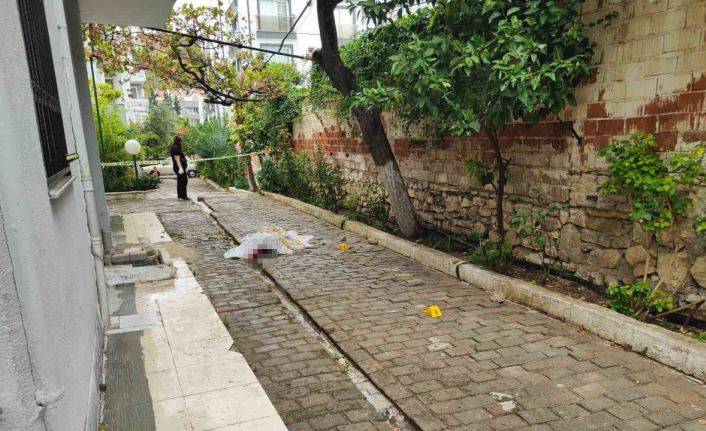 Evinin balkonundan düşen genç kadın hayatını kaybetti