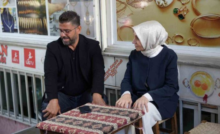 Eyüpsultan’da AK Parti standına yoğun ilgi