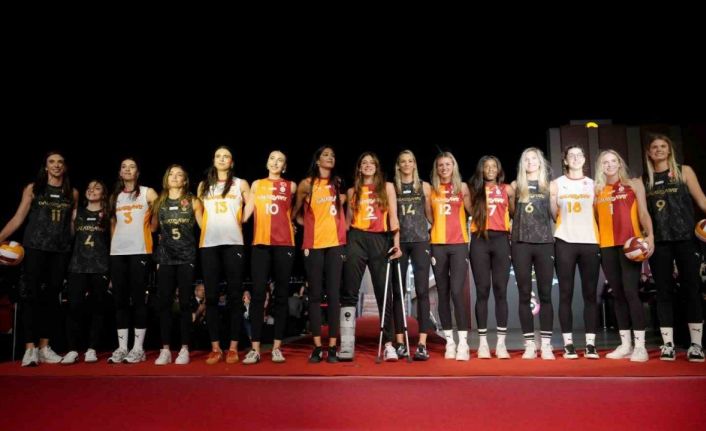 Galatasaray Adası’nda forma lansmanı gecesi