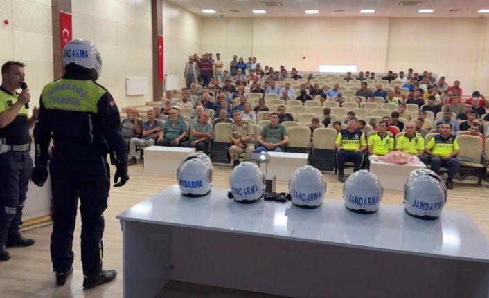 Gaziantep’te jandarmadan 150 motosiklet sürücüsüne güvenli sürüş eğitimi