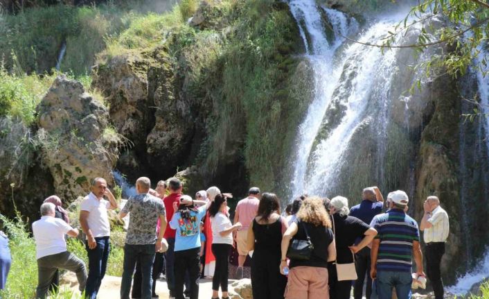 Girlevik Şelalesi’nde hafta sonu yoğunluk yaşandı