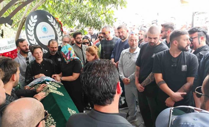 Güllü son yolculuğuna uğurlanıyor